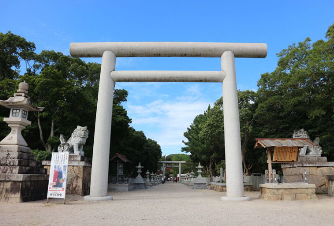 国生み神話ゆかりの地「伊奘諾（いざなぎ）神宮」：淡路島の歴史スポット