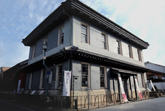 黒漆喰の伝統和風建築が見どころの「黒壁スクエア」で人気のお店8選