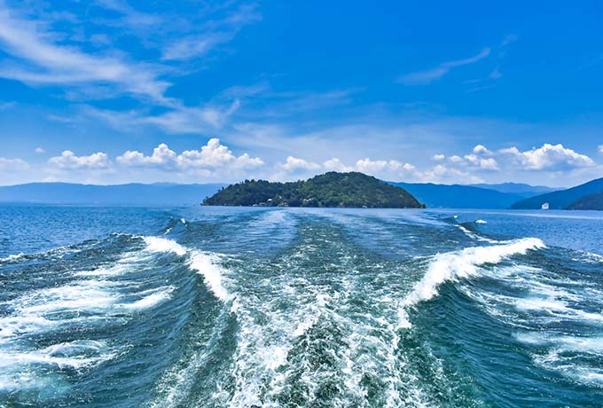 【神がいつく島】滋賀県の最強パワースポット「竹生島」観光の魅力をご紹介！